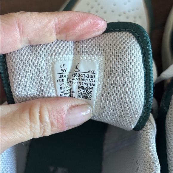 Jordan Kids' Sneakers - White and green 5y - Picture 3 of 4